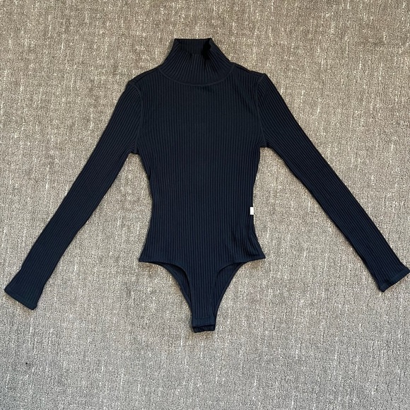 Vuori Women's Bleeker Bodysuit Long Sleeve Ribbed Turtleneck Black Size XS - Picture 3 of 9